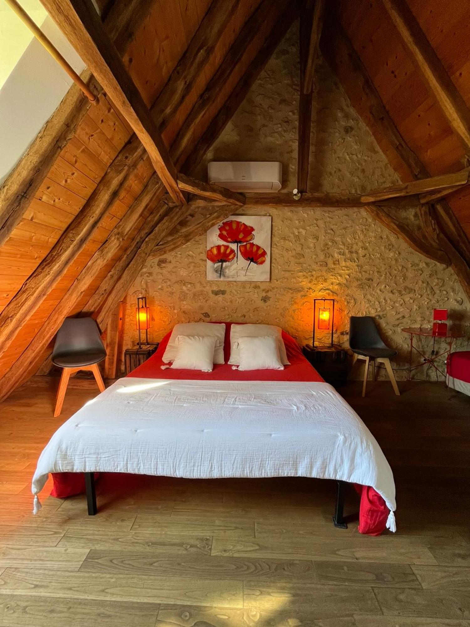 Chambre D'Hotes La Ferme De La Croix. Saint-Avit-Sénieur Zewnętrze zdjęcie
